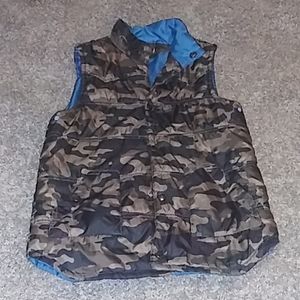 Camoflauge puffer vest